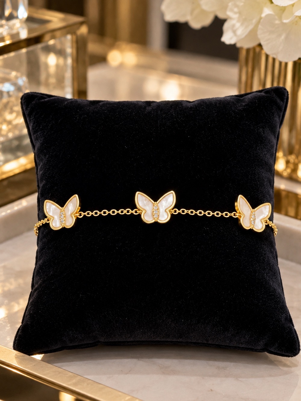 14K Mother-of-Pearl Bracelet - Picture 2 of 10